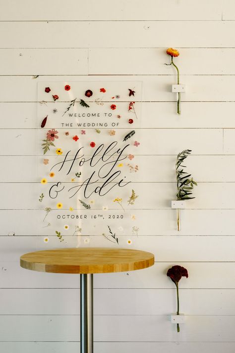 Dried Flower Sign, Dried Flower Table Numbers, Wedding Giveaways Diy, Backdrop Lamaran, Light Stained Wood, Flower Table Numbers, Table Signage, Flower Sign, Engagement Decor