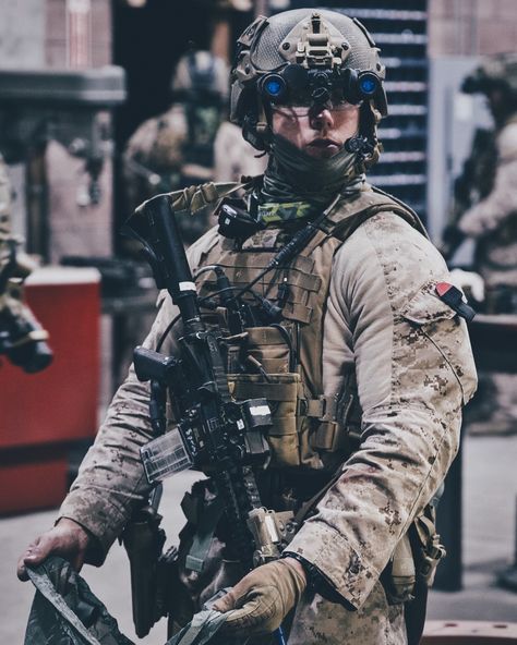 secure the bag ~ recon Marine Recon, Norwegian Army, Marine Special Forces, Force Recon, Special Forces Gear, Military Wallpaper, Military Marines, Military Special Forces, Special Force