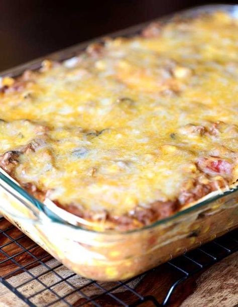 Burrito Lasagna Baked Burrito Lasagna, Easy Entrees, Mexican Casseroles, Skillet Lasagna Recipe, Creative Dishes, Face Baking, Mexican Favorites, Pork Carnitas Recipe, Cookies And Cups