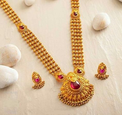 Temple jewelry Jewelry Patterns Gold, Temple Jewelry Necklace, Gold Jewels Design, Black Beads Mangalsutra Design, Antique Gold Jewelry Indian, Temple Jewelry, Gold Jewelry Simple Necklace, Gold Mangalsutra Designs, Gold Necklace Indian Bridal Jewelry