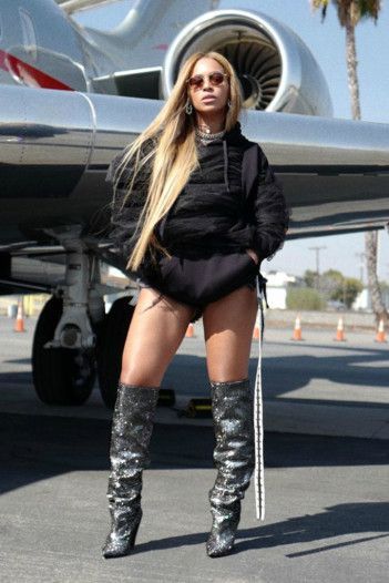 Beyonce Performance, Beyonce Coachella, Beyonce Fans, Blue Ivy Carter, Beyonce Outfits, Beyonce Knowles Carter, Beyonce Style, Glitter Boots, Beyoncé Giselle Knowles-carter