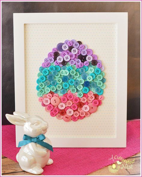 DIY Easter Button Craft with free Template.  This pretty framed DIY button egg is easy to make and will look so cute as part of your spring and Easter decor! | Button Crafts| Easter Crafts| Easter decorating ideas Diy Button Crafts, Easter Crafts For Adults, Easter Egg Art, Desain Quilling, Easy Easter Crafts, Easter Eggs Diy, Easter Projects, Diy Buttons, Easter Decorations Diy Easy