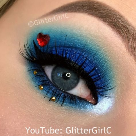 Descendants Evie Makeup :D Evie Zamora Makeup, Evie Zamora, Disney Eye Makeup, Descendants Evie, Halloween Alice In Wonderland, Alice In Wonderland Makeup, Disney Eyes, Wonderland Makeup, Evie Descendants