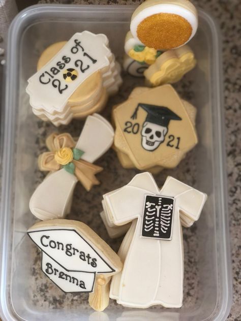 Mri Tech Graduation Party, Mortuary Science Graduation Party, X-ray Tech Graduation Party, Radiology Party Ideas, Rad Tech Graduation Party, Xray Graduation Party, Radiology Graduation Party, Rad Tech Graduation Cap, Radiology Graduation Pictures