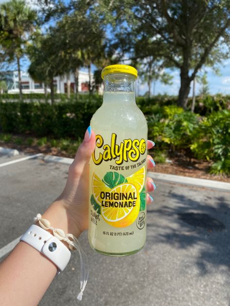 #lemonade #yellow #calypso Calypso Lemonade Aesthetic, Yellow Drink Aesthetic, Calypso Lemonade, Lemonade Aesthetic, Lemon Aid, Pins Board, Tweedle Dee, Boba Drink, Fast Foods