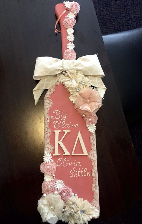 Kappa Delta Chi Paddle, Alpha Gamma Delta Paddle, Sorority Paddles Flowers, Delta Zeta Paddle Ideas, Pink Paddle Sorority, Pink Sorority Paddle, Zta Paddle, Cute Sorority Paddles, Decorative Paddles