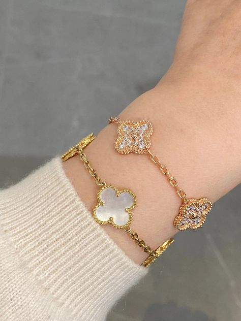 Van Cleef Diamond Bracelet, Van Cleef Bracelet, Cleef Bracelet, Streetwear Jewelry, Dope Jewelry Accessories, Gold Diamond Bracelet, Clover Bracelet, Luxe Jewelry, Detailed Jewelry