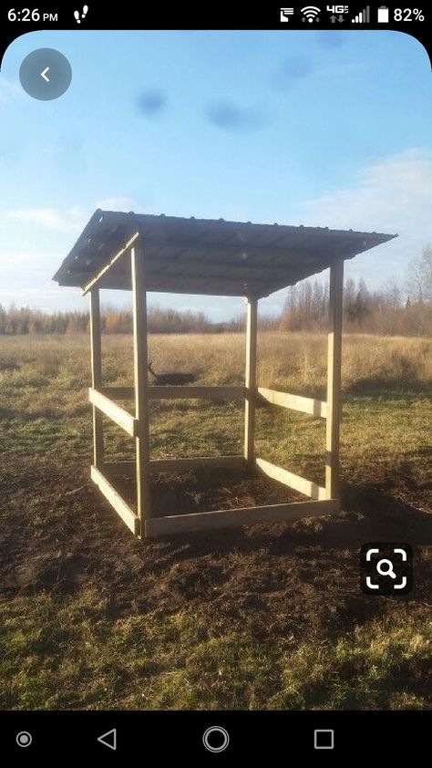 Hay Hut, Diy Hay Feeder, Round Bale Feeder, Pasture Shelter, Hay Feeder For Horses, Paddock Trail, Sheep House, Horse Feeder, Horse Paddock