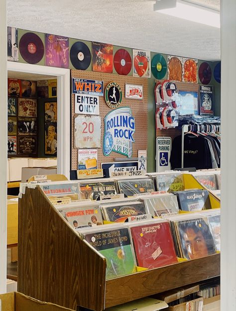 Music Shop Interior, 70s Record Store, Record Store Aesthetic, Music Store Design, Audio Aesthetic, Rainbow Vomit, Gym Design Interior, Vinyl Record Shop, Vinyl Shop