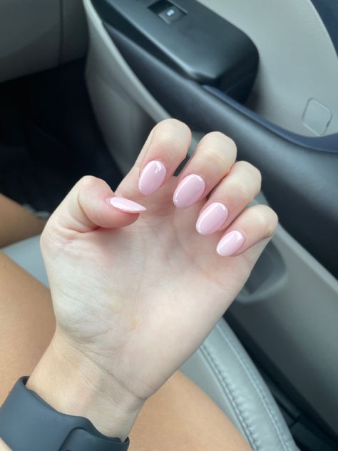 Simple Sns Nails Almond, Light Pink Nails Almond Shape Short, Soft Pink Oval Nails, Light Pink Shirt Almond Nails, Short Oval Nails Ideas Pink, Short Pastel Pink Nails, Cute Short Oval Nails Ideas, Light Pink Oval Acrylic Nails, Light Pink Short Almond Nails