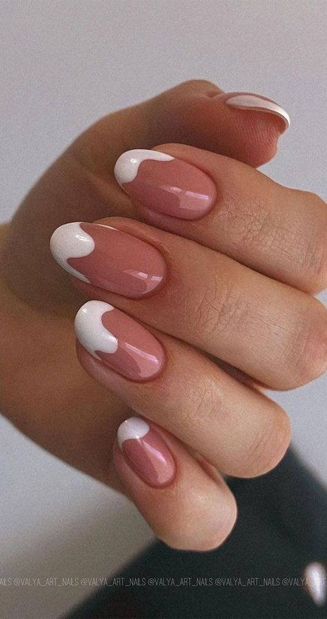 Nails Unique French Tip, Easy Abstract Nails, Squiggly French Tip Nails, Wavy French Nails, Asymmetrical French Nails, Swirly French Tip Nails, Wavy French Tip Nails, Cool French Tip Nails, Wavy French Tip