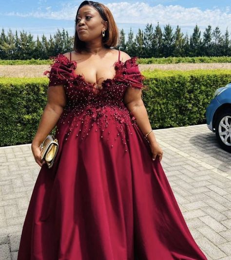 African Dress Patterns, Wedding Guest Dress Styles, Burgundy Wedding Dress, Beaded Prom Dresses, Pretty Lace Dresses, South African Traditional Dresses, Church Dresses For Women, Dinner Gowns, Engagement Gowns