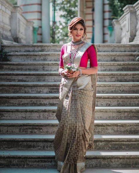 Maharashtrian saree Saree With Contrast Blouse, Saree Kanchipuram, Jacquard Saree, Blouse Designs High Neck, Grey Saree, Jacquard Blouse, Designer Sarees Collection, Bollywood Wedding, Art Silk Sarees