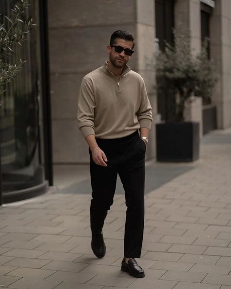 Mens Going Out Outfit Night, Office Outfit Men, Men Work Outfits, Business Casual Men Work, Explore Outfit, Business Casual Outfits Winter, Grey Pants Men, Classy Fall Outfits, Black Outfit Men