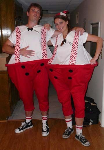 tweedle dee and tweedle dum  Love this - maybe a yellow shirt? Wonderland Costume Ideas, Alice In Wonderland Costume Ideas, Tweedle Dee And Tweedle Dum, Tweedle Dee Tweedle Dum, Alice Halloween, Family Themed Halloween Costumes, Alice In Wonderland Diy, Tweedle Dum, Spirit Week Outfits