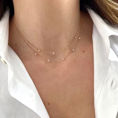 Double Necklace Ideas, Layered Diamond Necklace, Gold Minimalist Jewelry, Everyday Wear Jewelry, Double Chain Necklace, Double Necklace, Diamond Necklace Designs, Diamond Crown, Double Strand Necklace