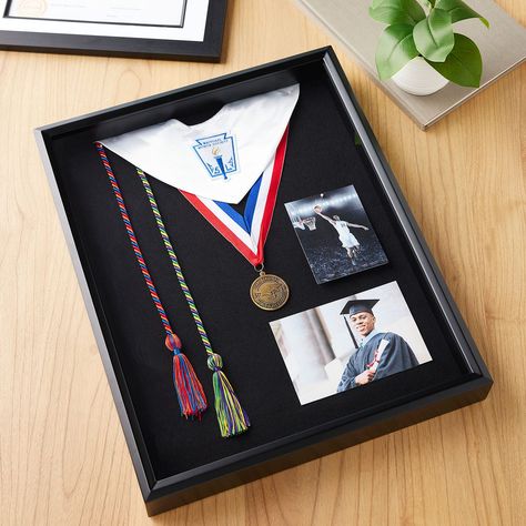 Graduation Memories Shadow Box Shadow Boxes Memory, Grad Shadow Box Ideas, Diploma Shadow Box Ideas, Graduation Shadow Box College, Graduation Shadow Box Ideas High School, Graduation Shadow Box Ideas, Academic Outfit, Graduation Shadow, Graduation Display