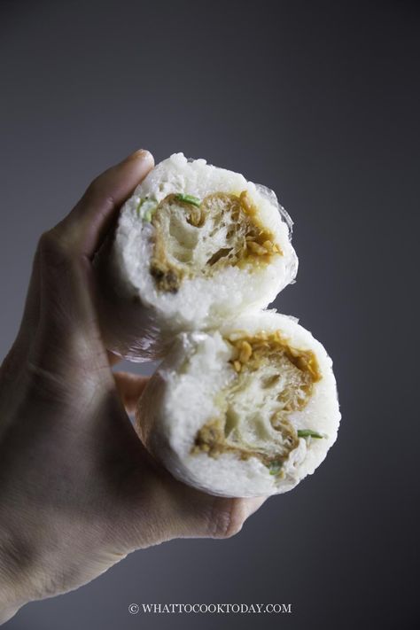 Sticky rice roll stuffed with savory and umami filling is popular breakfast food in China and Taiwan. You can easily make this at home and it makes a satisfying meal. Fan Tuan, Chinese Breakfast, Pork Floss, Chicken Roll Ups, Rice Rolls, Fried Dough, Glutinous Rice, Sticky Rice, Instant Pot Pressure Cooker