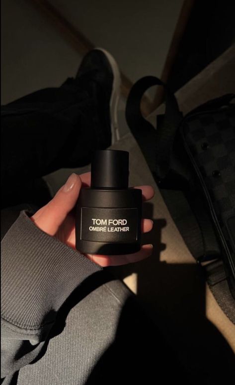 Aaron Core, Leather Perfume, Leather Toms, Tom Ford Perfume, Fragrance Lab, Tom Ford Leather, Best Fragrance For Men, Hipster Wallpaper, Men Fashion Casual Shirts