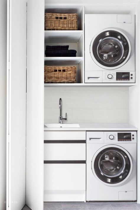 Apartment Laundry, Small Laundry Space, Laundry Cupboard, Laundry Nook, Tiny Laundry Rooms, Garage Laundry, Dream Laundry Room, Laundry Space, Laundry Cabinets