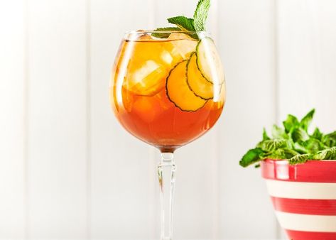 Pimm's spritz recipe Pimms Cocktail, Spritz Recipe, Champagne Cocktails, Champagne Cocktail, Coffee Cocktails, British Food, Three Ingredient, Alcohol Recipes, Sparkling Wine