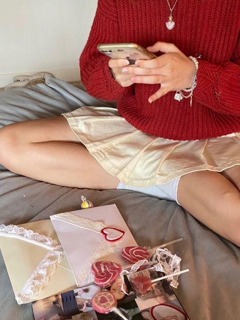 Dash Lily, Loving Him Was Red, Lara Jean, Quoi Porter, Valentine's Day Outfit, Red Aesthetic, Sabrina Carpenter, Be My Valentine, Miraculous Ladybug