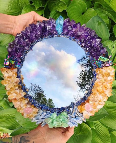 Beth Ann Kennedy on Instagram: “There are so many ways to use crystals and these mirrors from @mal_wingostarrjewelry are absolutely genius.  She makes them all by hand and…” Crystal Room Decor, Girl Apartment, Crystal Room, Anniversary Frame, Craft Painting, Life Styles, Laser Engraved Ideas, Cleansing Crystals, Diy Resin Art