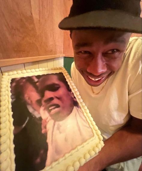 Tyler the Creator! Which is your fav picture 1/10? 💐👔 Widgets Tyler The Creator, Tyler The Creator Smiling, Tyler The Creator Profile Picture, Type The Creator, Ava Core, Gc Memes, Robin Scherbatsky, Tyler The Creator Wallpaper, Seth Macfarlane