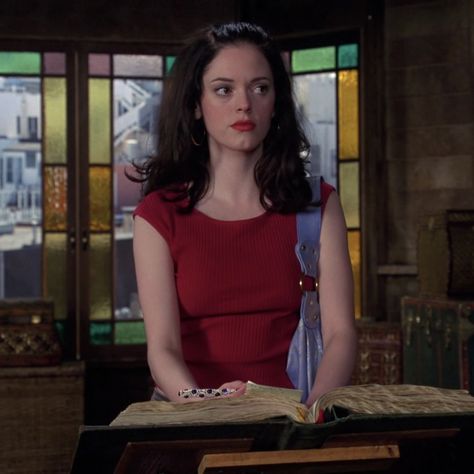 #charmed #rosemcgowan #2000s #witchyvibes Charmed Tv Show Outfits, Paige Charmed, Paige Matthews, Charmed Tv Show, Charmed Tv, Charmed Sisters, Rose Mcgowan, Bride Of Chucky, Tv Show Outfits