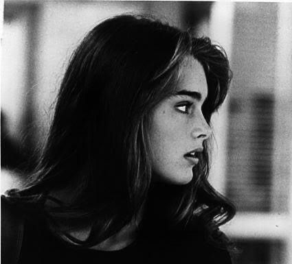 Side Profile Woman, Perfect Side Profile, Brooke Shields Young, Straight Nose, Female Profile, Brooke Shields, Mila Kunis, Nose Job, Bella Swan