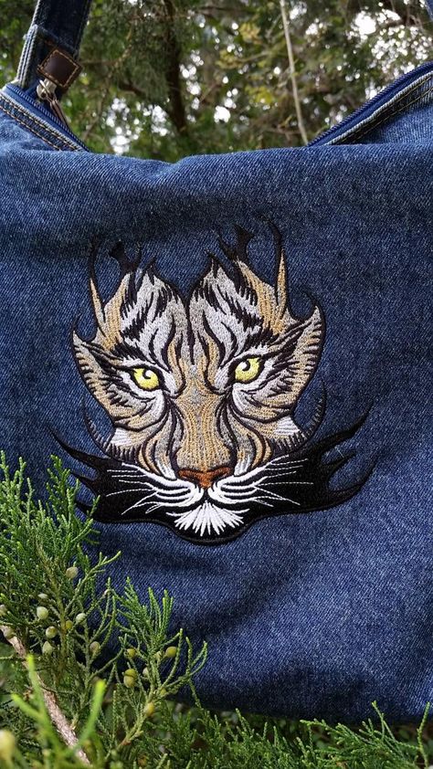 Embroidery Design For Men, Tiger Embroidery Design, Tiger Embroidery, Rose Embroidery Pattern, Cat Embroidery Design, Animal Embroidery Designs, Learn Embroidery, Japanese Embroidery, Animal Embroidery