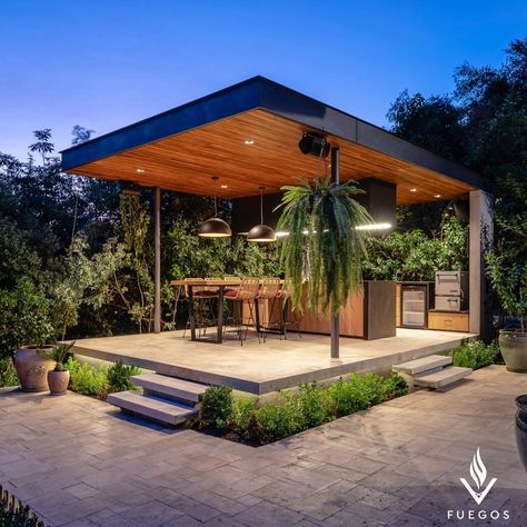 [SponsoredPost] #Quinchos #Fuegos #Fuegosquinchos # Quinchosyterrazas #Terrazas #Parrillas #Hormigon #Constructora #Outdoorkitchen #modernpergolapatio Modern Gazebo, Modern Pergola, Backyard Pavilion, Back Porch Ideas Covered, Outdoor Living Design, Back Porch Ideas, Outdoor Gardens Design, Backyard Pool Designs, Backyard Garden Design