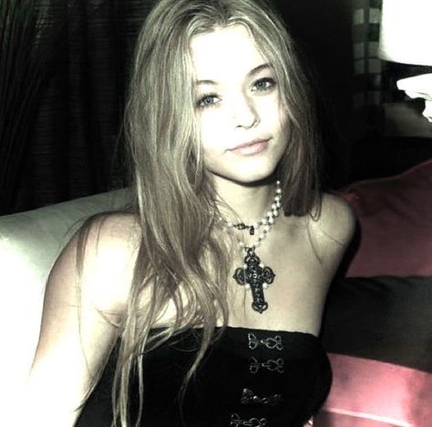 Sasha Pieterse, Pretty Little Liars, Hair, Black