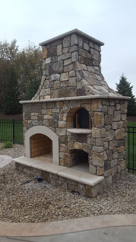 Outdoor Stone Fireplace With Pizza Oven, Outdoor Fire And Pizza Oven, Pizza Oven With Fireplace, Outside Fireplace With Pizza Oven, Pizza Oven Fireplace Stone, Wood Fired Oven Design, Natural Stone Outdoor Fireplace, Outdoor Fireplace For Cooking, Outdoor Stone Oven