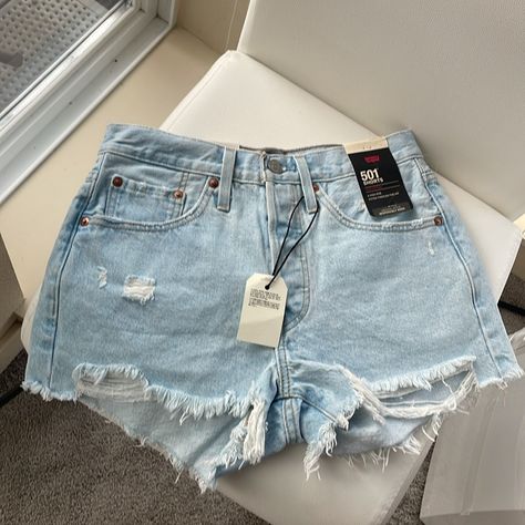 Levi’s Shorts Size 26 Light Wash Rips In Front High Rise Brand New Nwt Levi’s Shorts, Rome Outfits, Cute Jean Shorts, Jean Short Shorts, Shorts Levis, Shorts Aesthetic, Levis Shorts, 501 Shorts, Short Jean