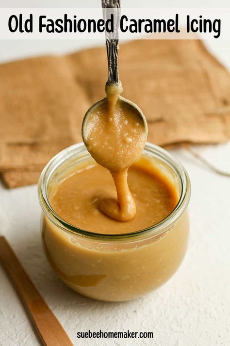 Vegan Peanut Sauce, Frosting Recipes Easy, Caramel Icing, Caramel Glaze, Homemade Caramel Sauce, Caramel Frosting, Caramel Cake, Caramel Recipes, Homemade Caramel