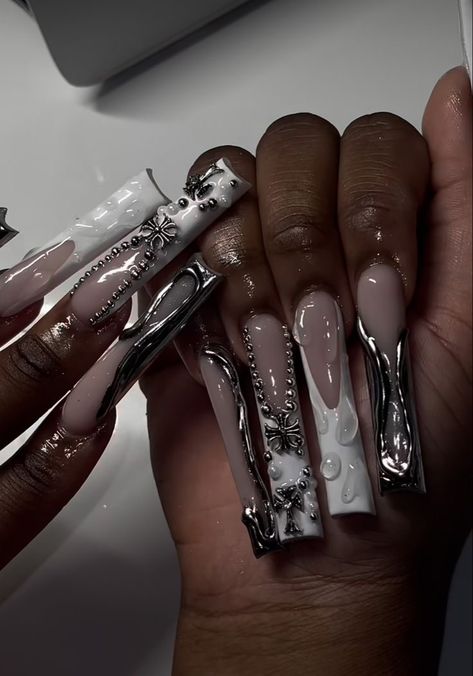 Silver Freestyle Nails, Silver Long Acrylic Nails, Silver Baddie Nails, Long Grunge Nails, Long Acrylic Nails Chrome, Grey Birthday Nails, Sliver Nails Ideas Long, Long Nails Black Women, Black And Silver Birthday Nails