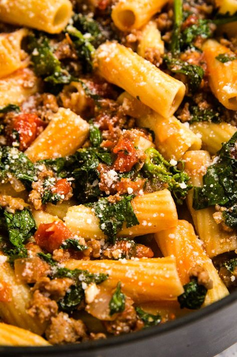 Meat And Pasta Recipes, Rapini Pasta Recipe, Rapini Pasta, Spicy Italian Sausage Recipe, Rapini Recipes, Allison Roman, Spicy Sausage Recipes, Kale Pasta Recipe, Italian Sausage Recipe