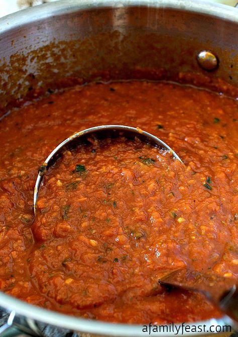 A fantastic, authentic Marinara Sauce recipe from Boston's famous North End Italian neighborhood. Boston Pizza Bolognese Sauce Recipe, Authentic Marinara Sauce, Italian Neighborhood, Italian Cookbook, Marinara Recipe, Italian Tomato Sauce, Marinara Sauce Recipe, Gravy Sauce, Homemade Marinara