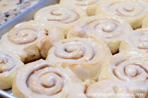 Giant Cinnamon Rolls, Morning Recipes, Tasty Foods, Christmas Breakfast, Sweet Roll, General Conference, Cinnamon Buns, Breakfast Breads, Cinnamon Rolls