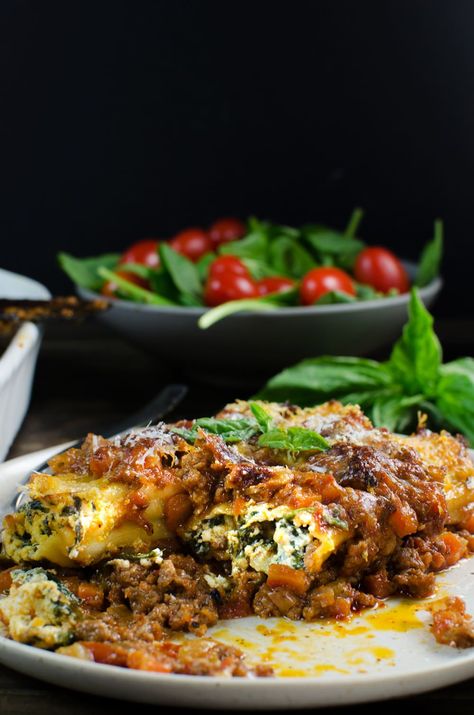 Delicious Beef Cannelloni - Creamy, herby, cheesy ricotta filling stuffed in pasta shells and baked in a hearty beef bolognese and topped with delicious Parmesan! The perfect family meal and easily freezable! #PickedAtPeak #ad. SAVE to repin recipe. CLICK to get the recipe! #TheFlavorBender Beef Cannelloni Recipes, Beef Cannelloni, Cannelloni Recipe, Ricotta Cannelloni, Beef Bolognese, Cannelloni Recipes, Ricotta Filling, Cannoli Recipe, Pasta Shells