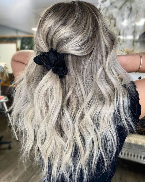 White Highlights for Dishwater Blondes Brown Hair With Blonde Balayage, Dishwater Blonde, Balayage Hair Ideas, White Blonde Highlights, Highlights On Brown Hair, Blonde Balayage Hair, Baylage Hair, Platinum Blonde Balayage, Balayage Lob