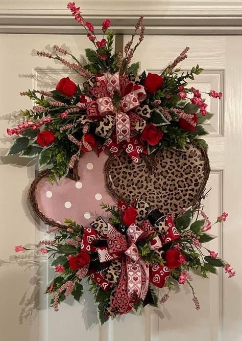 Valentines Fireplace Decorations, Valentine’s Day Floral Arrangements, Valentines Centerpiece Ideas, Classy Valentines Decor, Valentine Wreath Ideas, Valentines Wreath Ideas, Natural Flower Centerpieces, Valentine Craft Kids Easy, Valentine Swag