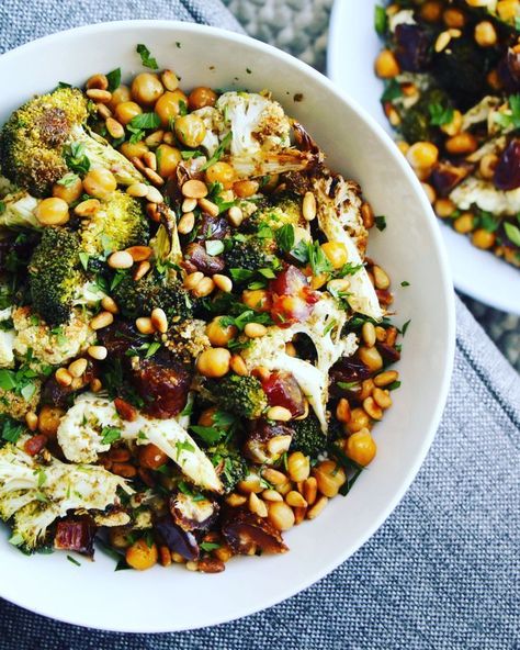 Cauliflower And Broccoli Salad, Roasted Cauliflower And Broccoli, Cauliflower And Broccoli, Salad Vegan, Za Atar, Broccoli Salad, Vegan Salad, Cauliflower Recipes, Cucumber Salad