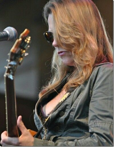 Tedeschi Susan Tedeschi, Tedeschi Trucks Band, Musician Portraits, Lzzy Hale, Many More To Come, Declaration Of Love, Blues Musicians, Women Of Rock, Blues Artists