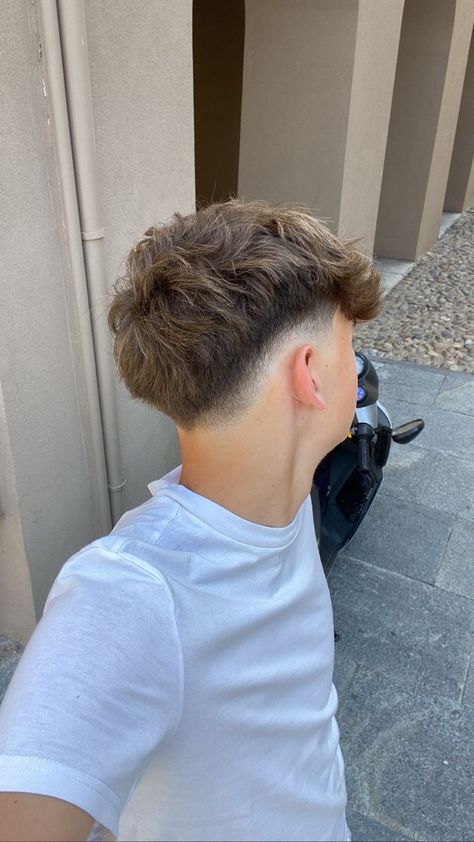 Burst Fade Messy Hair, Taper Fade Messy Top, White Boy Haircuts Straight Hair, Summer Haircuts Men, Man Fade Haircut, Midfade Hairstyle Men, Mullet Taper, Fade Haircut Men's, Low Drop Fade