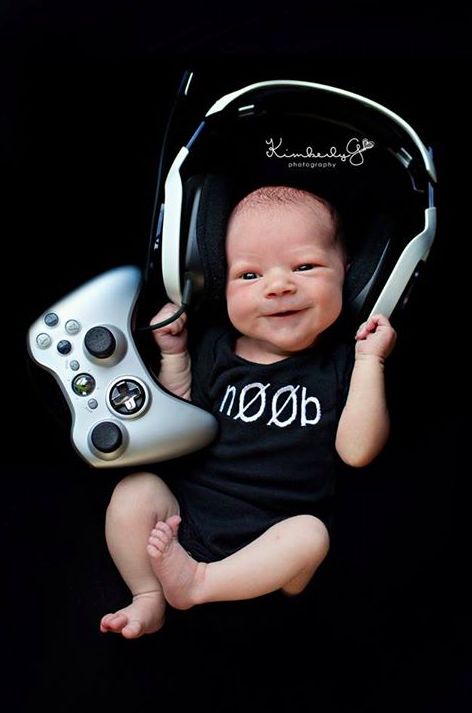 22 Gloriously Geeky Newborns Who Are Already Winning At Life  these are amazing and I love them Baby Sleep Problems, Foto Baby, Baby Arrival, Pregnant Mom, Newborn Pictures, Baby Photoshoot, First Baby, Future Baby, Baby Fever