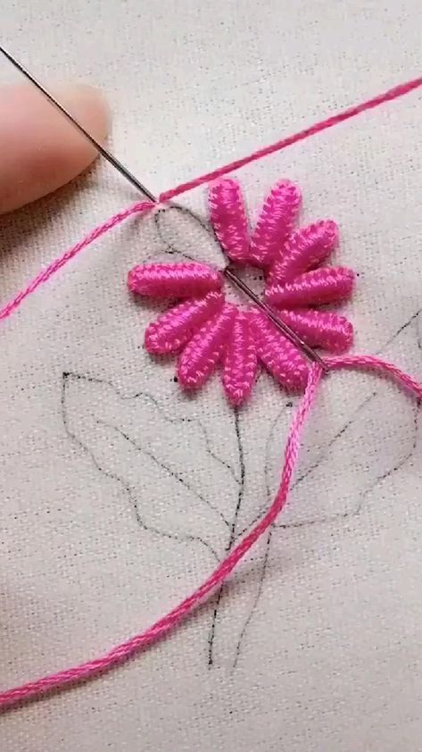 Simple Hand Embroidery Patterns, Ribbon Embroidery Tutorial, Embroidery Lessons, Diy Embroidery Designs, Bead Embroidery Tutorial, Handmade Flowers Fabric, Hand Embroidery Patterns Flowers, Hand Embroidery Videos, Diy Embroidery Patterns