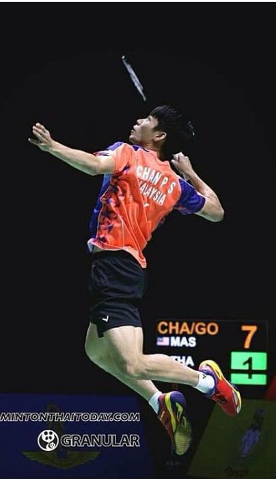 Badminton Jump Smash - Chan Peng Soon Badminton Pose Reference, Playing Badminton Photography, Badminton Reference, Badminton Pose, Badminton Smash, Badminton Logo, Badminton Games, Oc Fashion, Badminton Shirt