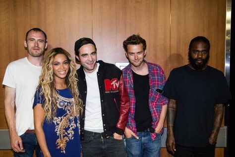 Robert Pattinson and Beyonce Zach Hill, Jamie Strachan, Mc Ride, Divas Pop, Mrs Carter, Hollywood Life, The Twilight Saga, All Smiles, Robert Pattinson